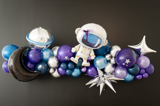 space themed party balloons astronaut