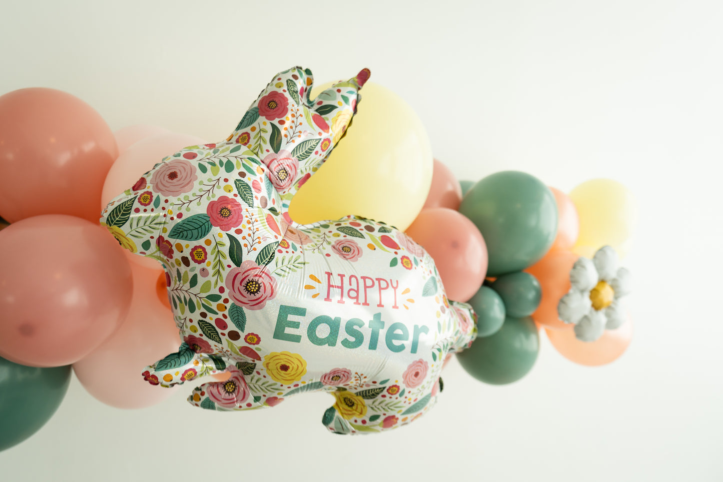Grab and Go Easter Balloon Garland