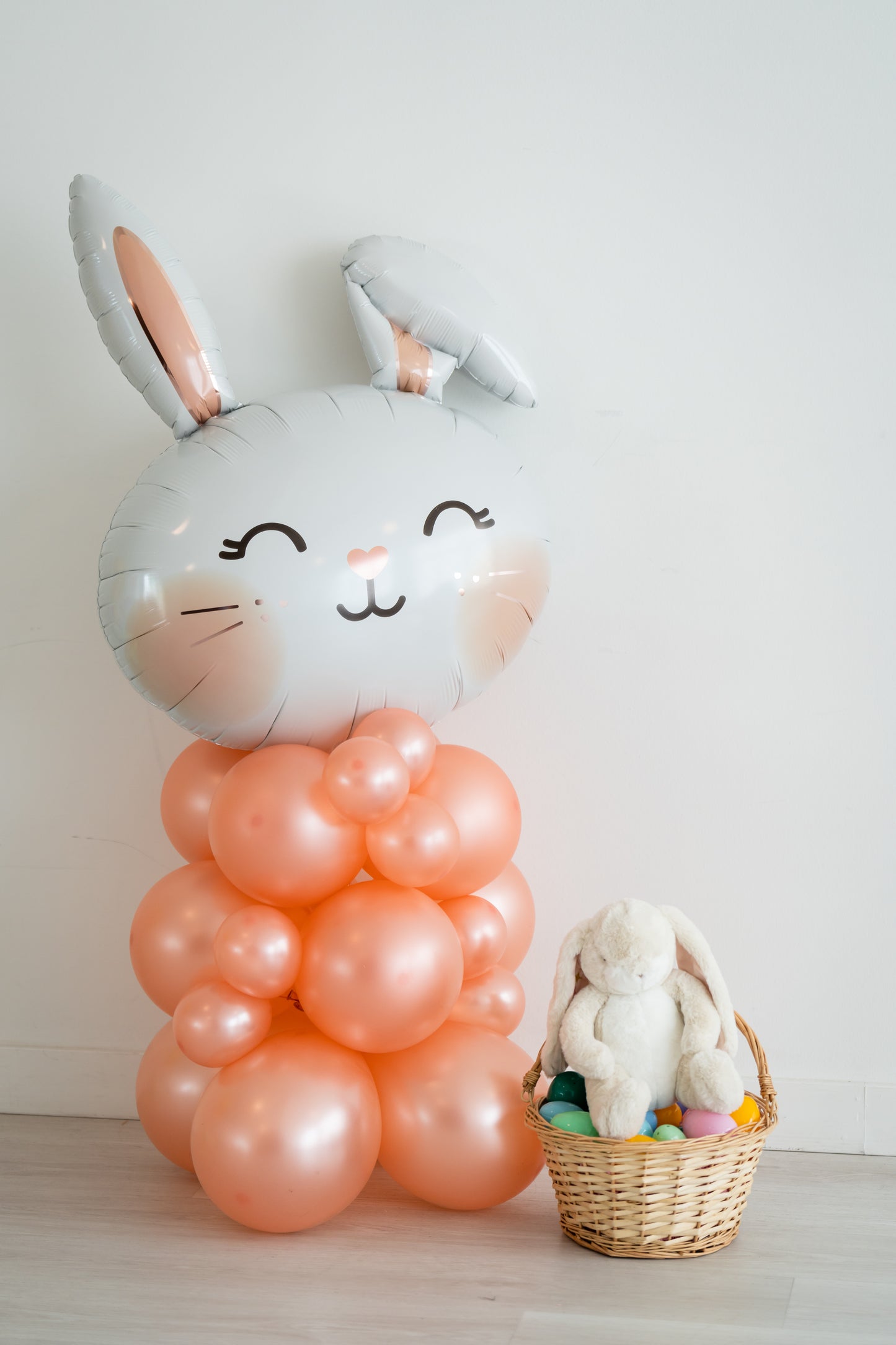 Easter Balloon Features