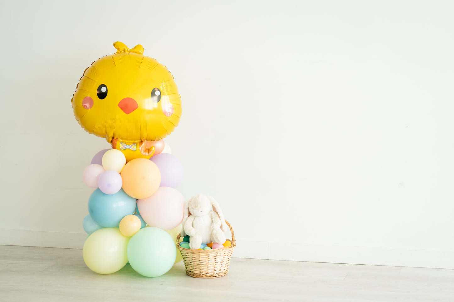 Easter Balloon Features